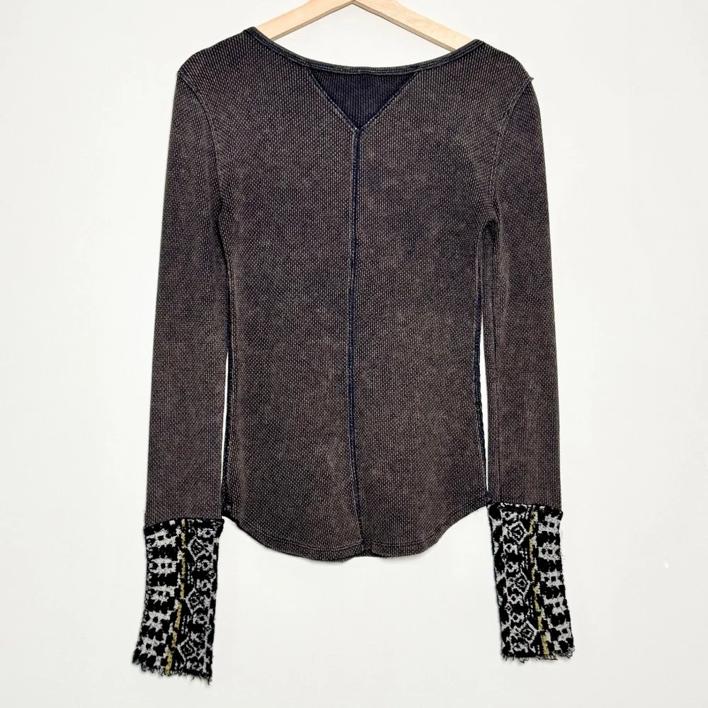 Free People We the free Art School Thermal V-Neck Button Cuff Top Sz M